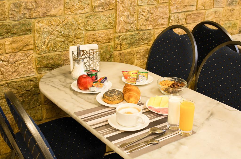 Hotel Fiat Paris Bagian luar foto