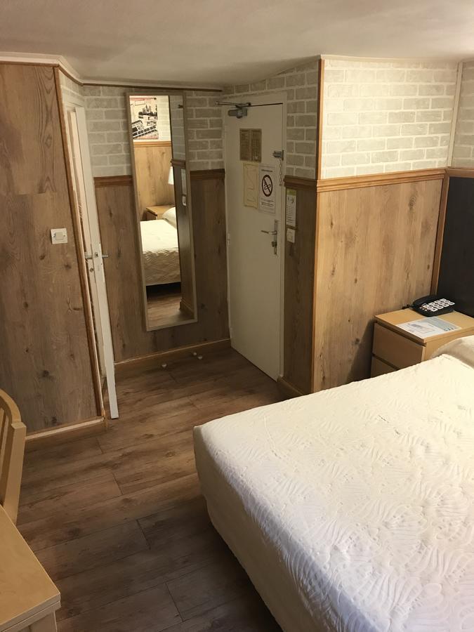 Hotel Fiat Paris Bagian luar foto