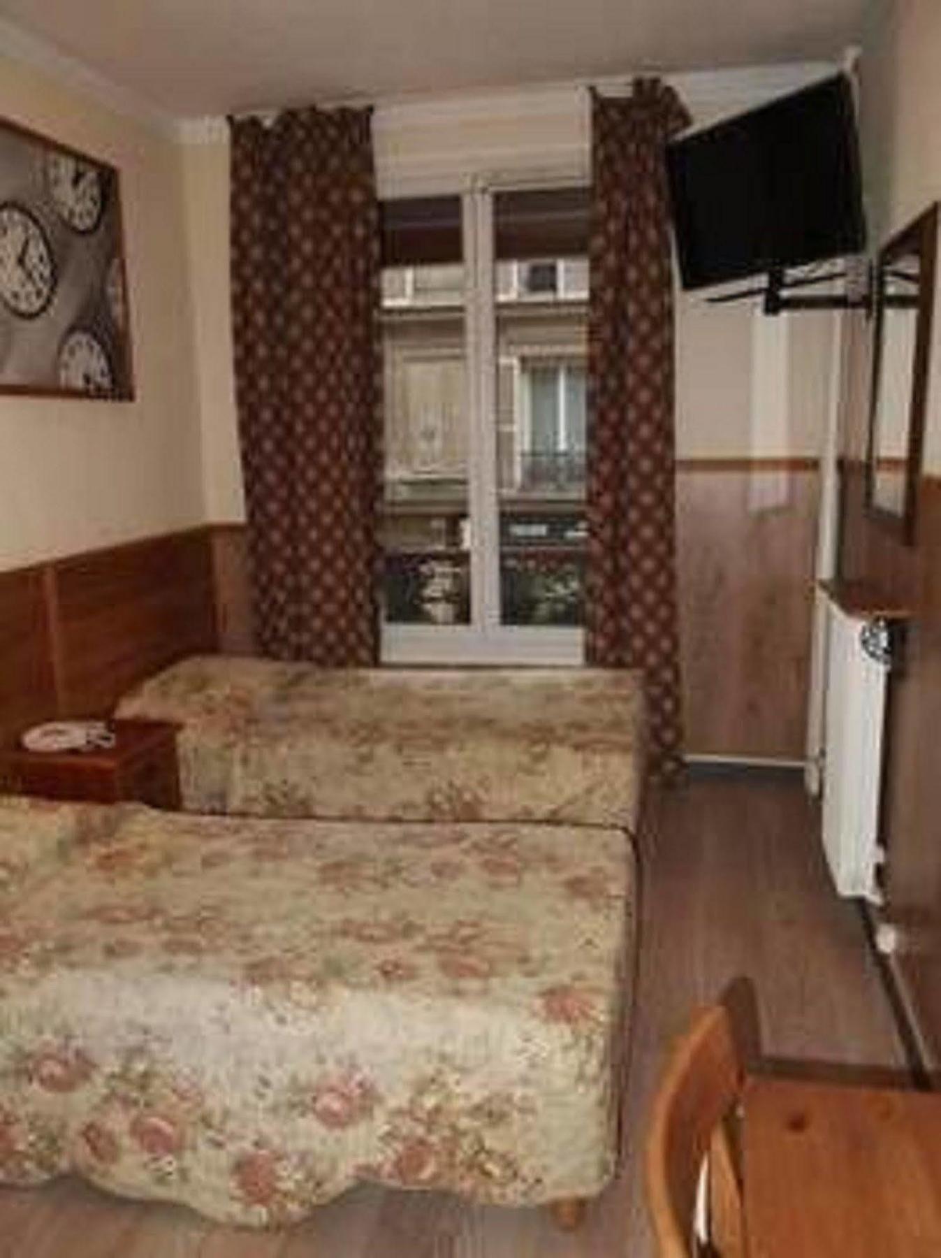 Hotel Fiat Paris Bagian luar foto