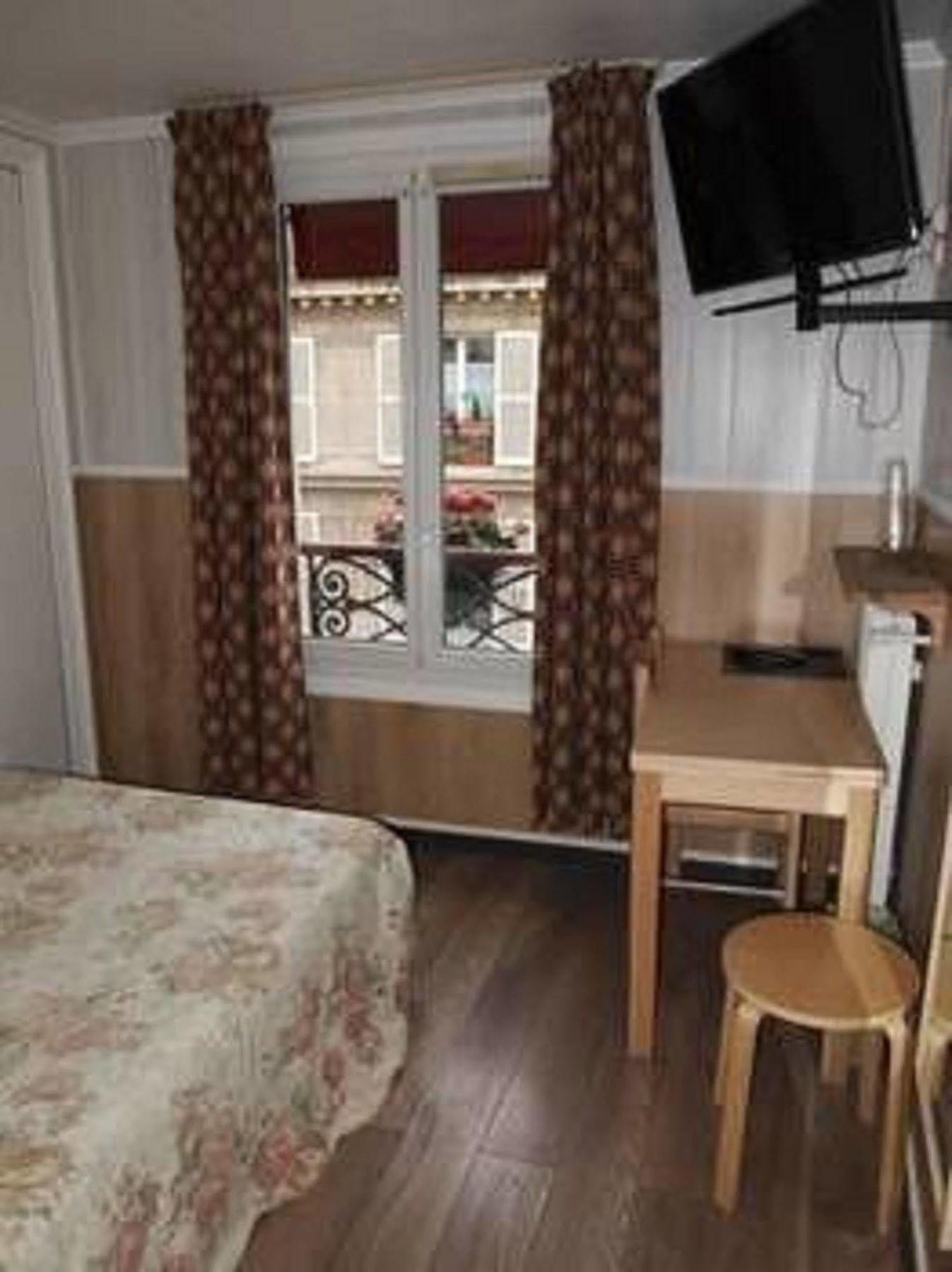 Hotel Fiat Paris Bagian luar foto