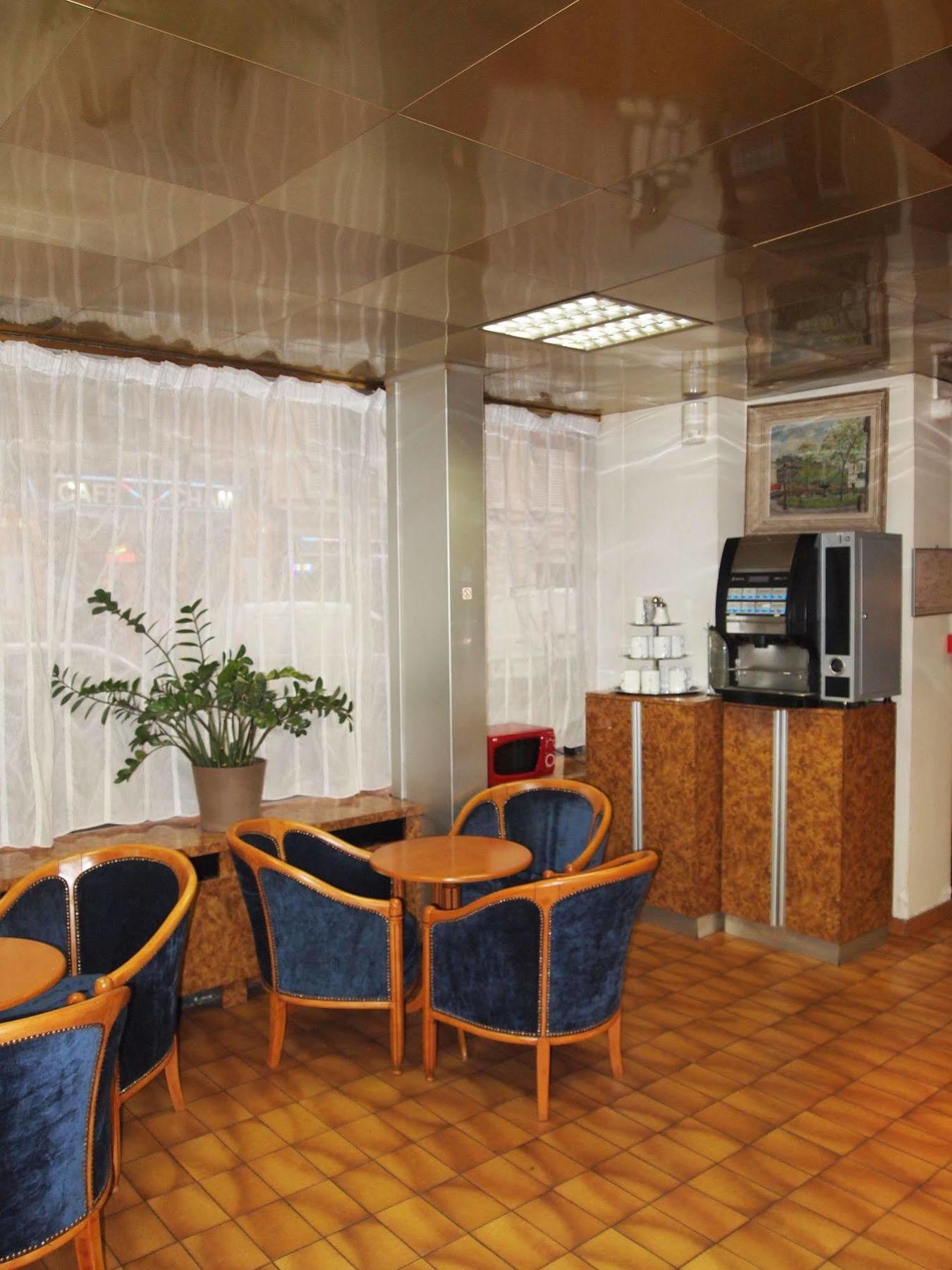 Hotel Fiat Paris Bagian luar foto